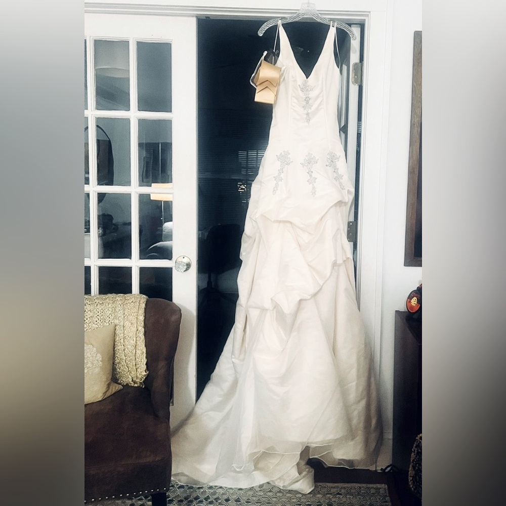 L'ezu Bridal Atelier Wedding dress